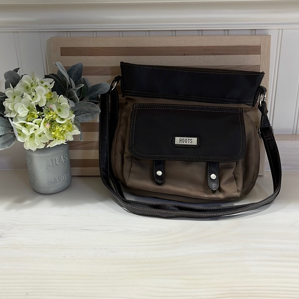 ROOTS crossbody purse, fabric with leather trim, light/dark brown